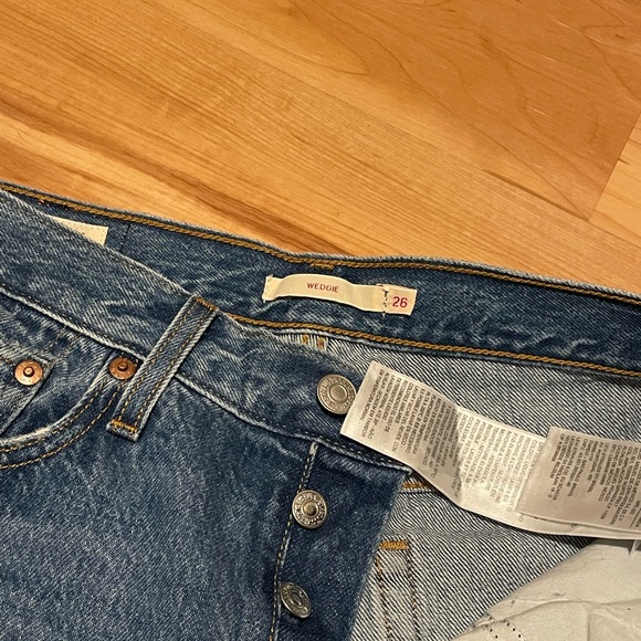 NWOT levi’s premium wedgie icon x aritzia - Picture 5 of 8